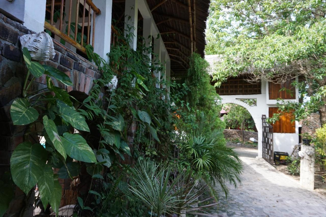 Mangga Lodge Bira Exterior photo