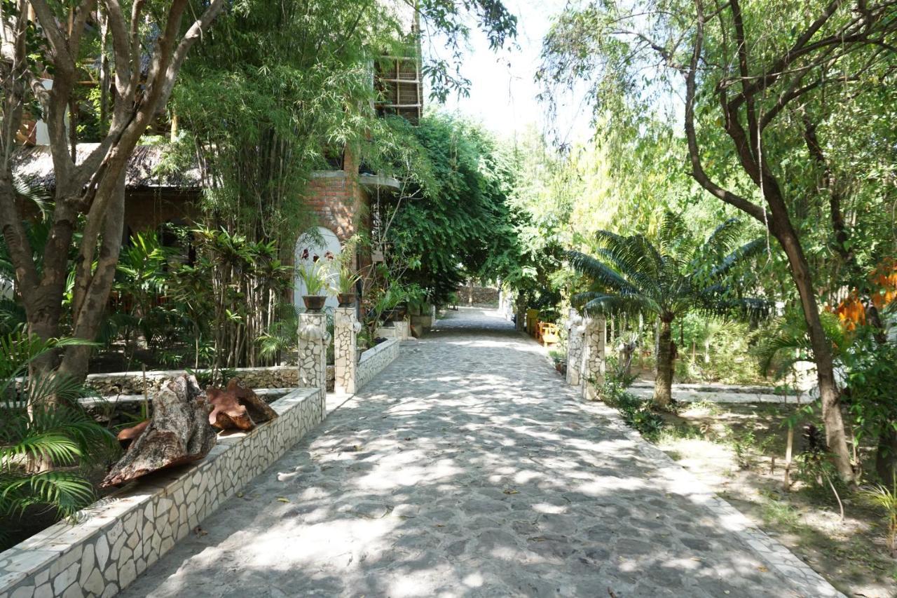 Mangga Lodge Bira Exterior photo