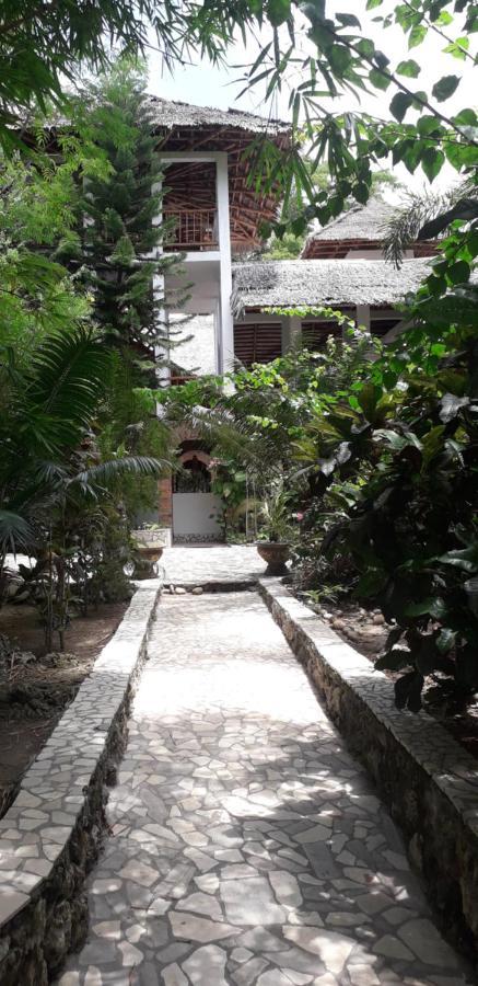 Mangga Lodge Bira Exterior photo